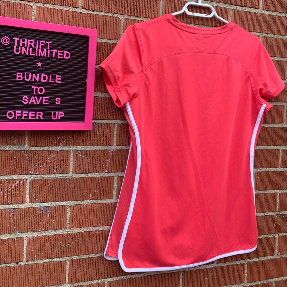 🎉HOST PICK!🎉NlKE💕performance pink and white v-neck t-shirt with mesh sides - Picture 8 of 9
